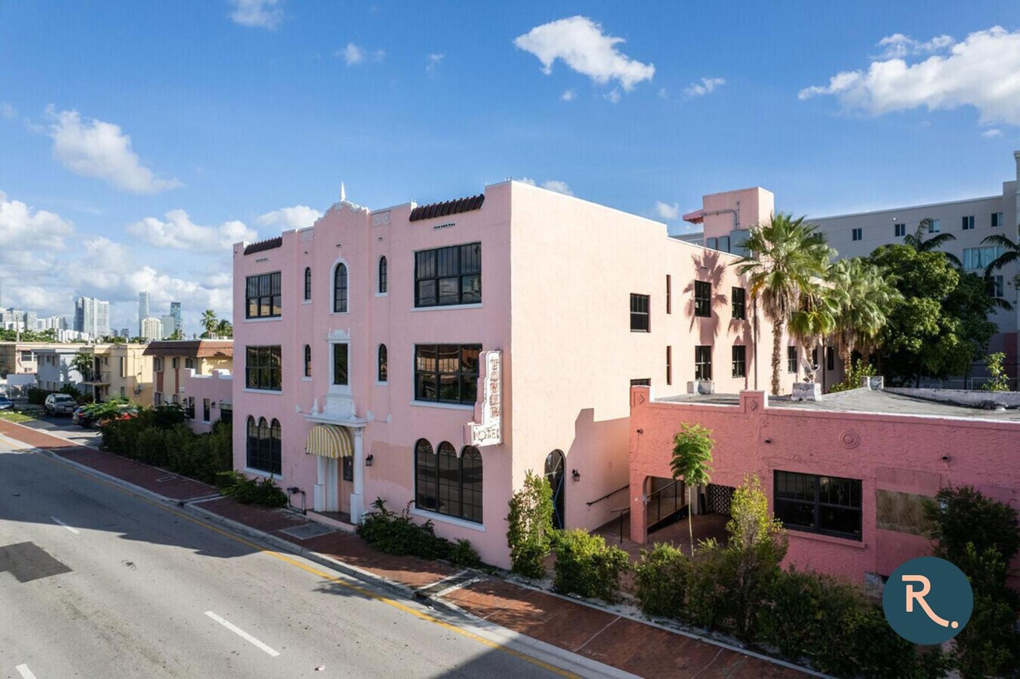 Roami At Tower Hotel - Calle Ocho マイアミ エクステリア 写真