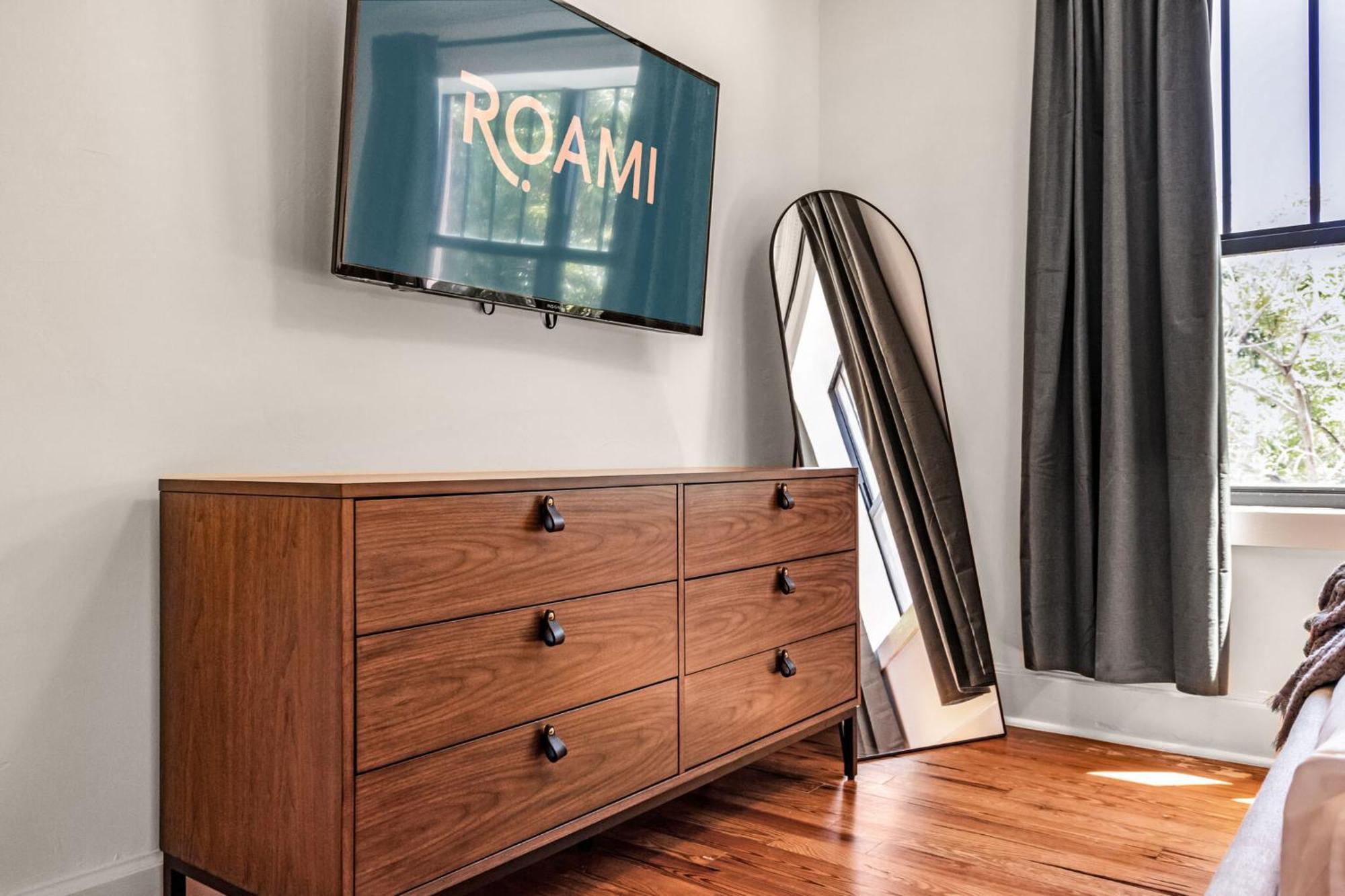 Roami At Tower Hotel - Calle Ocho マイアミ エクステリア 写真
